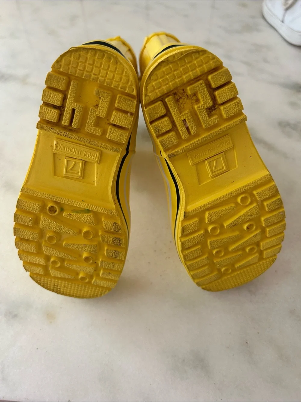 Pluie Pluie Kids yellow Rain Boots size 7